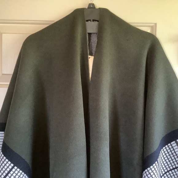 Patricia Nash Classic Crisscross Cape Dark Olive SZ M/L - Picture 6 of 16